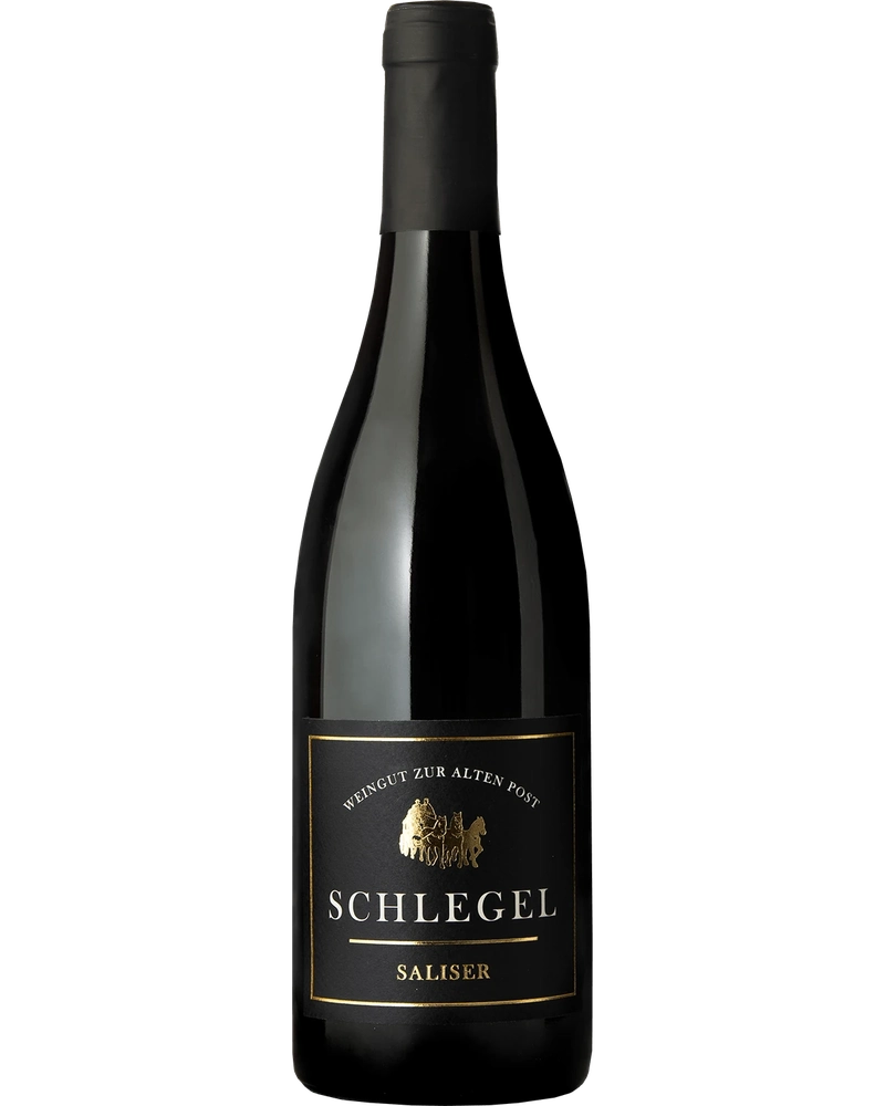 Pinot Noir Saliser Grande Selection 2021 Rotwein von Georg Schlegel, dunkle Frucht und samtige Textur, in einem Weinglas.