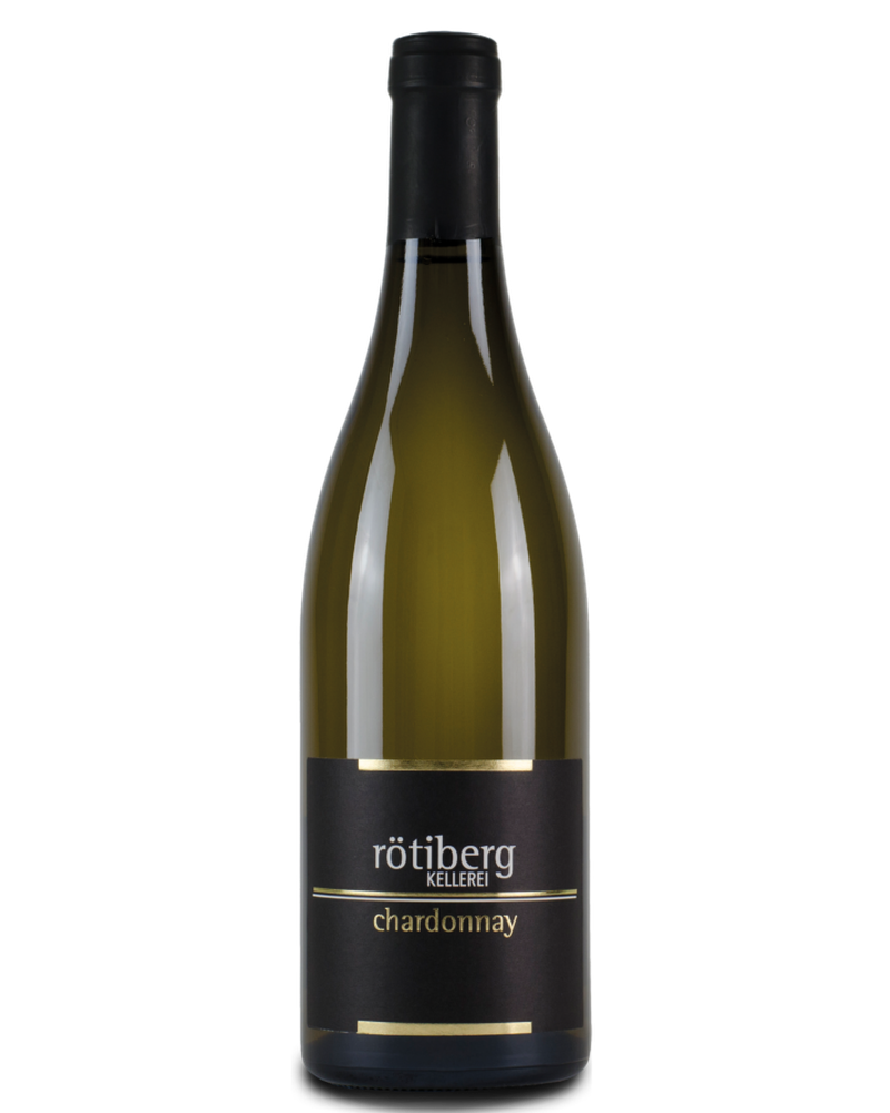 Weißwein Chardonnay 2024 von Rötiberg Kellerei, AOC Schaffhausen, in einer Flasche auf einem Weingarten.